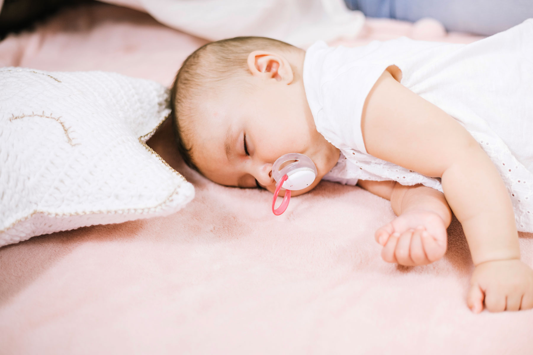A-che-eta-smettere-il-ciuccio A che età smettere il ciuccio? Scoprilo nel nostro articolo - CENTRO ORTODONZIA BAVARESCO PADOVA